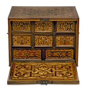 Kabinettschränkchen Miniaturmöbel Auktion München scheublein